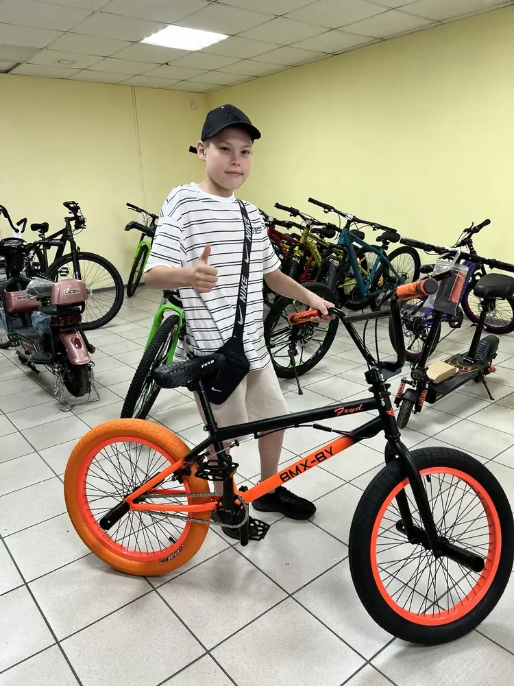 Покупатель с BMX